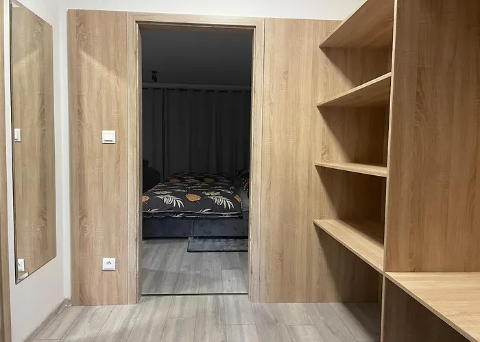 1-room Center